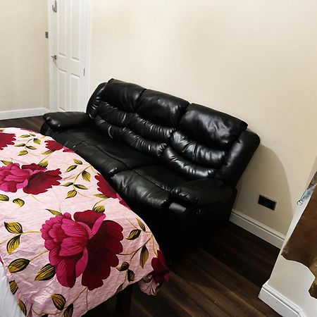 Nice And Pleasant Thornton Heath Bagian luar foto