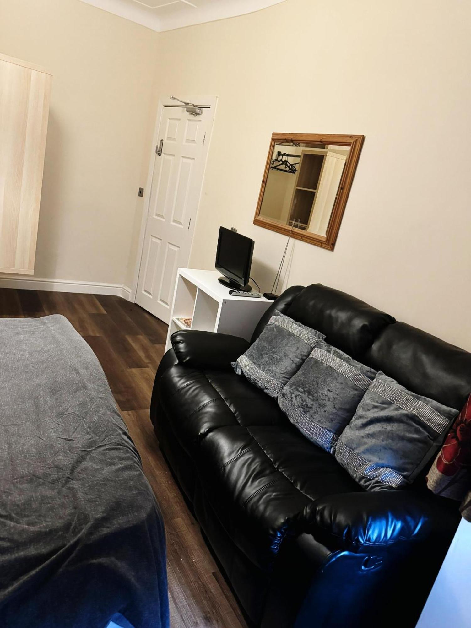 Nice And Pleasant Thornton Heath Bagian luar foto
