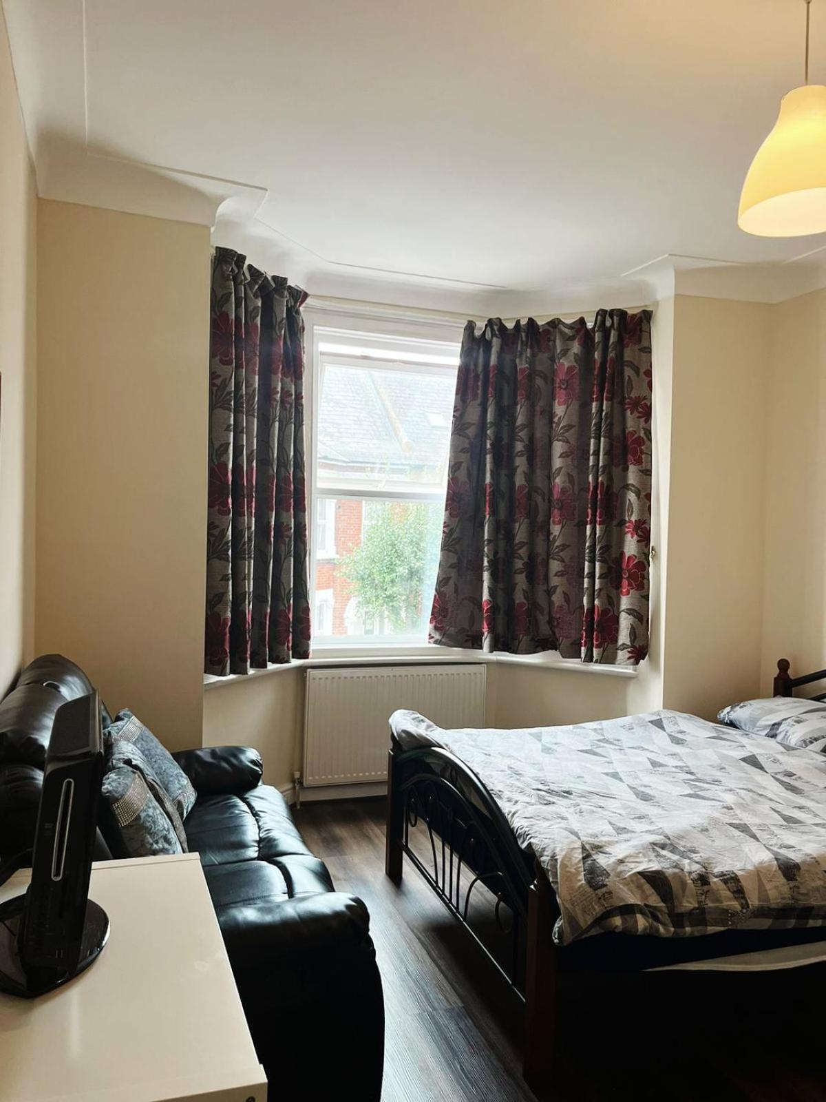 Nice And Pleasant Thornton Heath Bagian luar foto