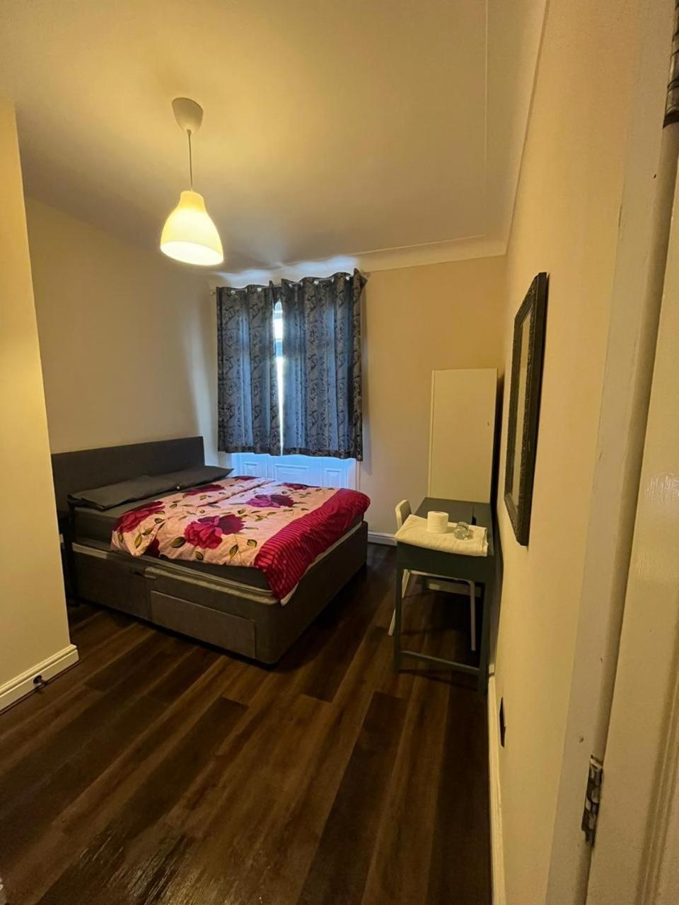 Nice And Pleasant Thornton Heath Bagian luar foto